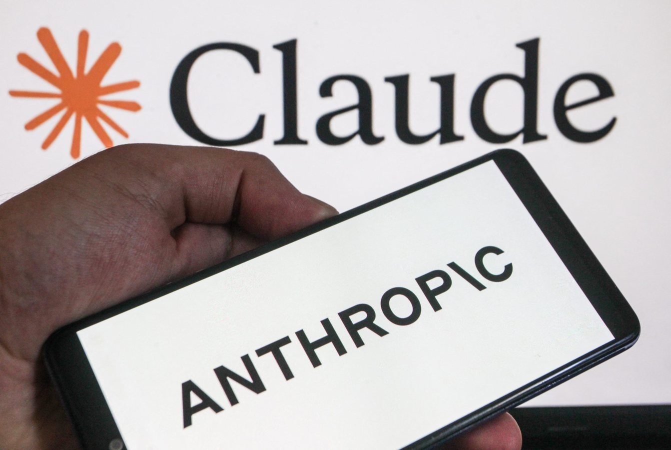 Anthropic об'єднує Claude Chat і Cowork в єдиного ШІ-асистента