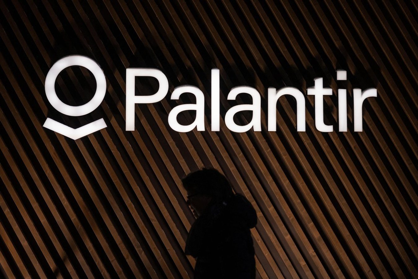 Palantir майже подвоїла виторг, але акції не зрушили з місця