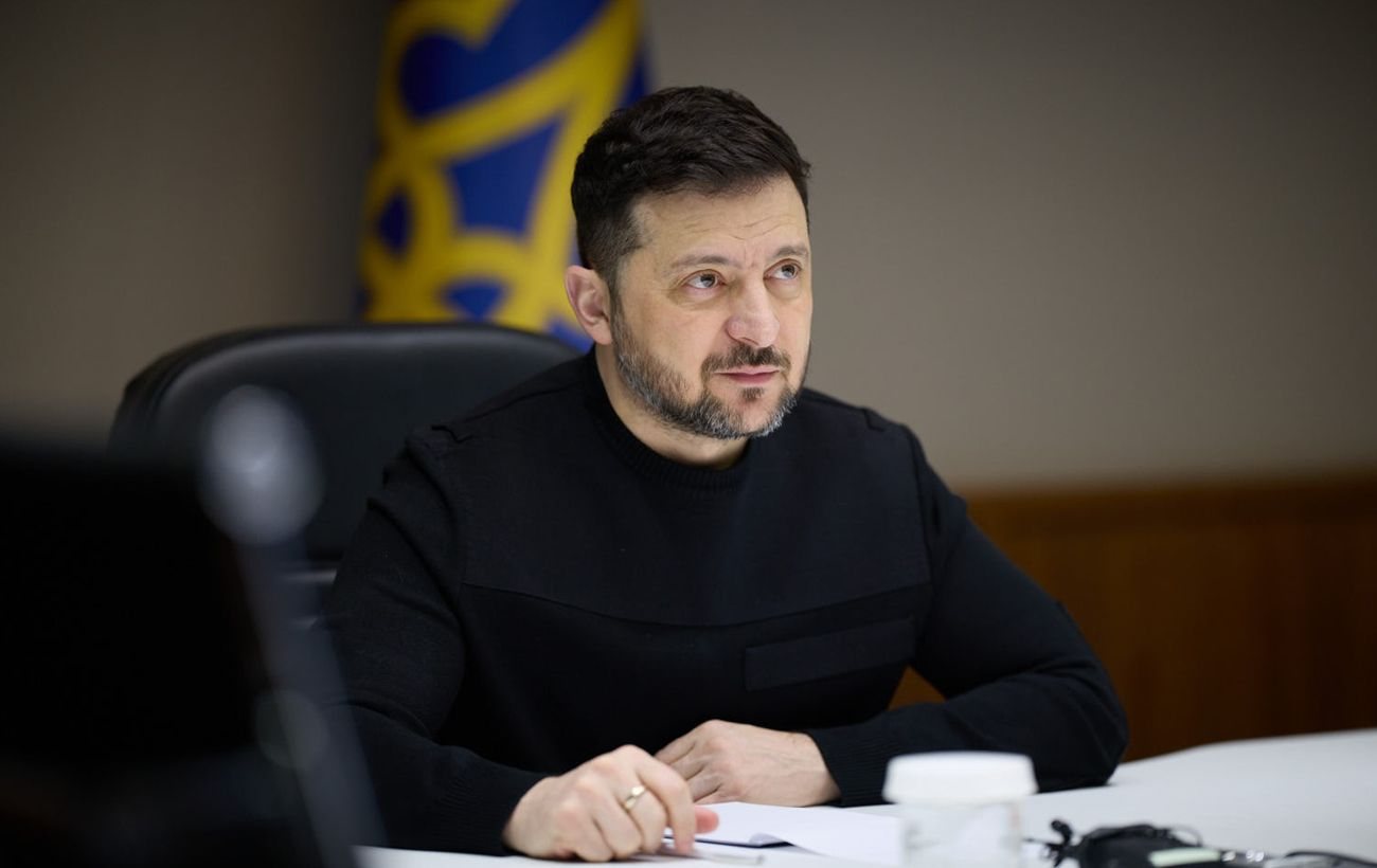 Зеленський провів нараду з командирами корпусів щодо посилення оборони