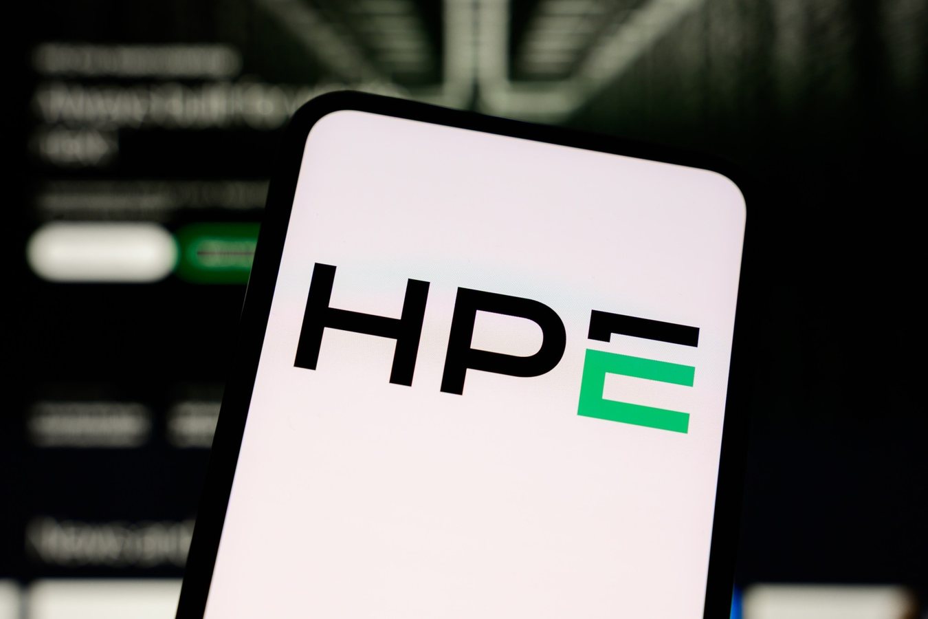 HPE отримала замовлення на $1,2 млрд від Vultr на платформу AMD Helios