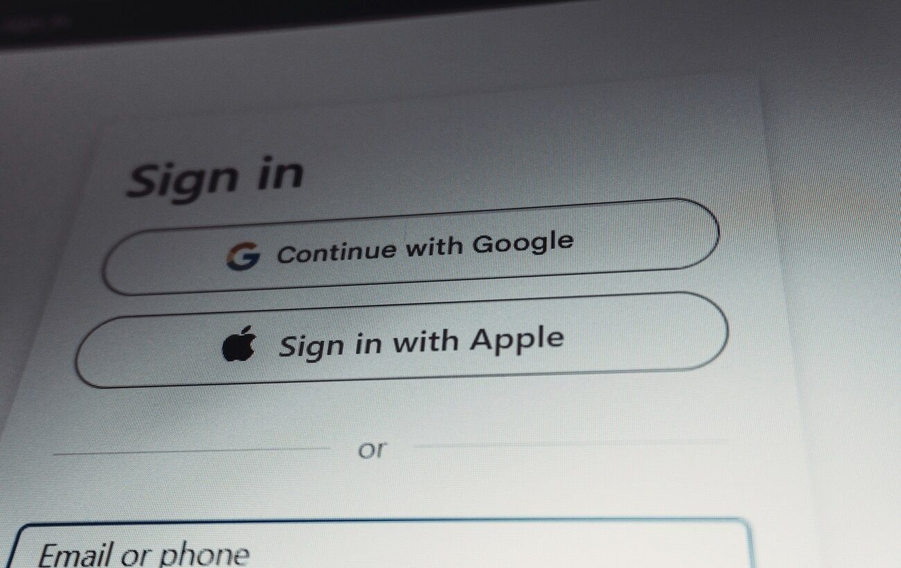 У Росії масштабний цифровий збій: недоступні GitHub, Google та Apple