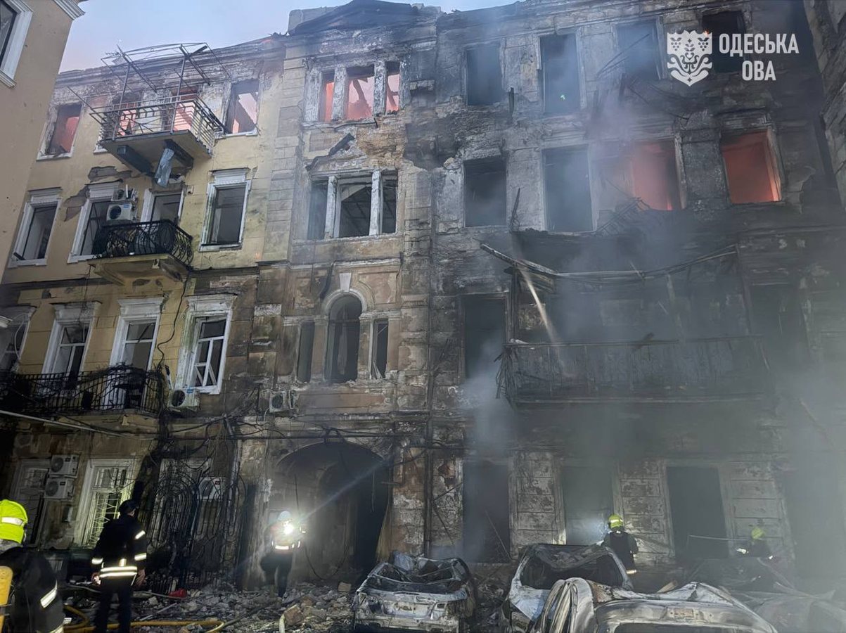 Удар по Одесі вдарив по енергетиці та порту: які ризики для міста й логістики