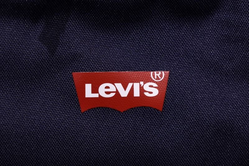 Levi Strauss підвищує прогноз прибутку завдяки відшкодуванню мит і попиту на свята
