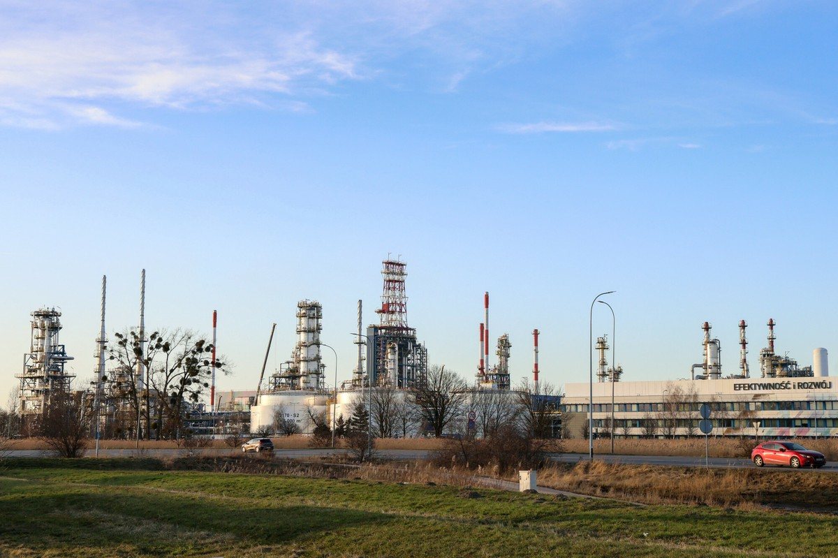 Saudi Aramco розглядає продаж частки в Рафінерії Гданській