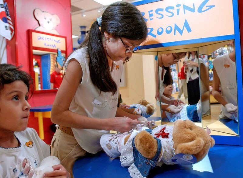 Акції Build-A-Bear обвалилися через слабкий прогноз річного доходу