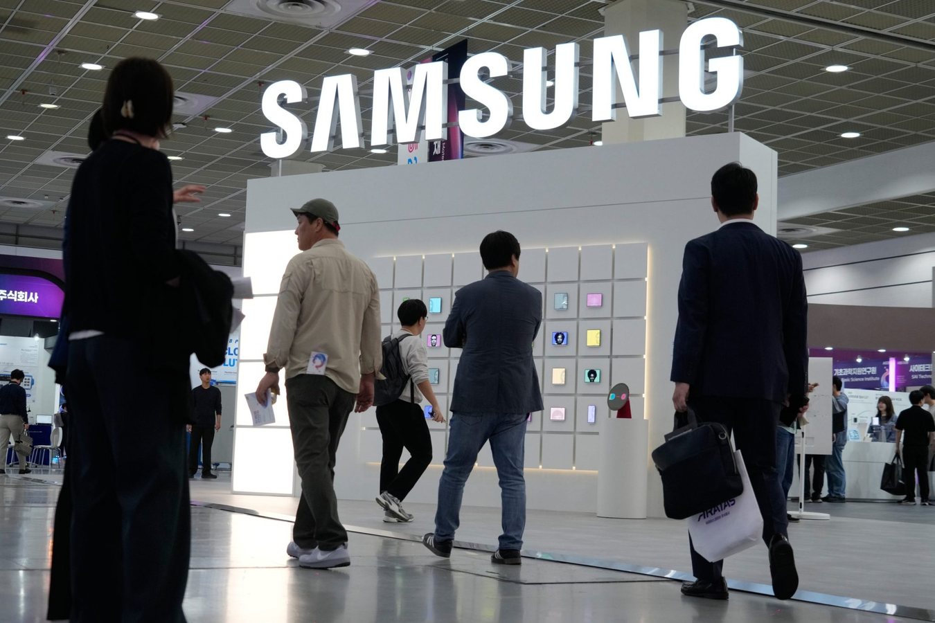 Samsung отримала рекордний квартальний прибуток на тлі попиту на чипи для ШІ