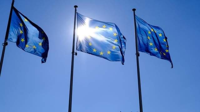 Єврокомісія: будь-яка мирна угода має поважати територіальну цілісність України