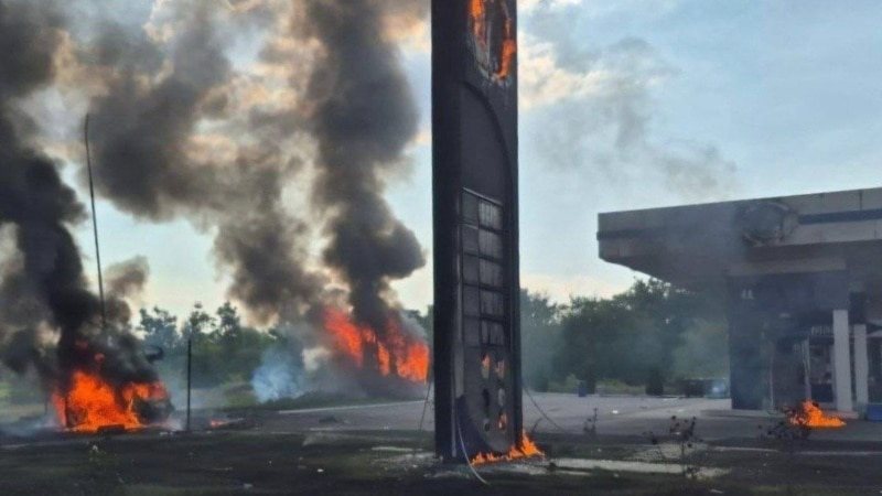 У Харкові російські війська вдруге за день атакували АЗС, постраждала жінка