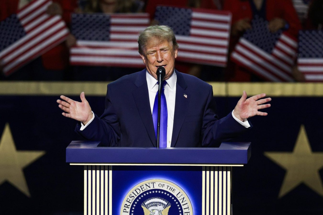 Економіст оцінив «дивіденд» Трампа у $5 000: діра в бюджеті на $1,15 трлн