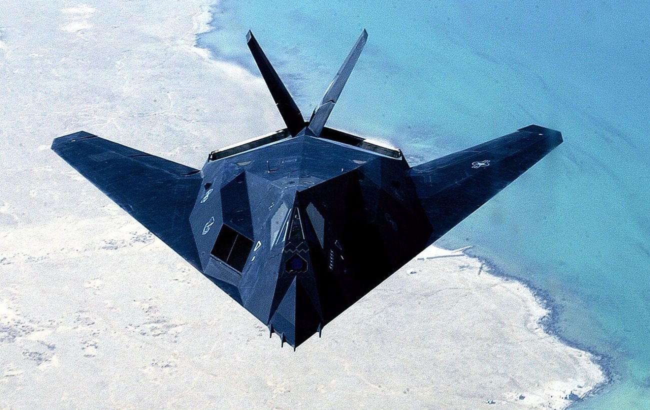 Невідомий дрон, схожий на F-117, уразив НПЗ в Уфі