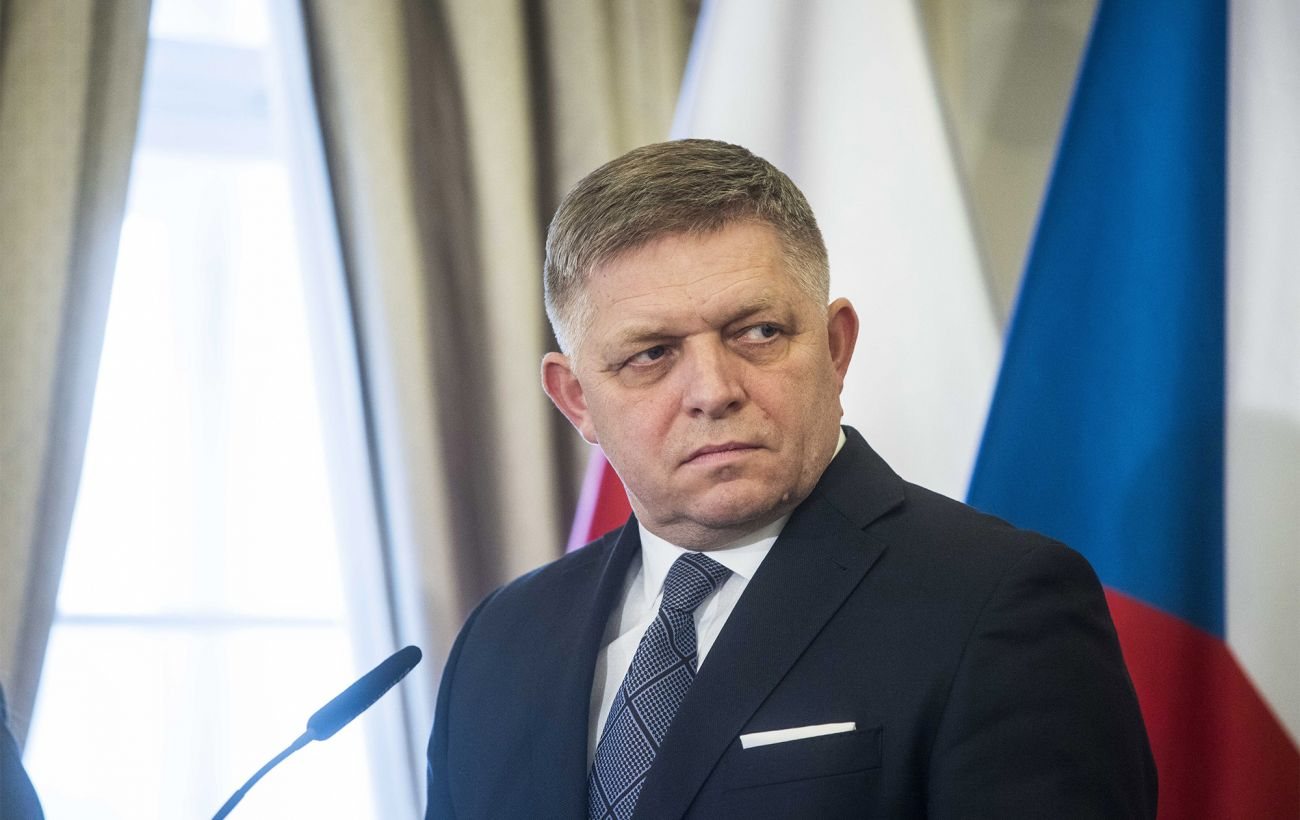 Фіцо вимагає від Франції спростувати інформацію про участь Словаччини в «Коаліції охочих»