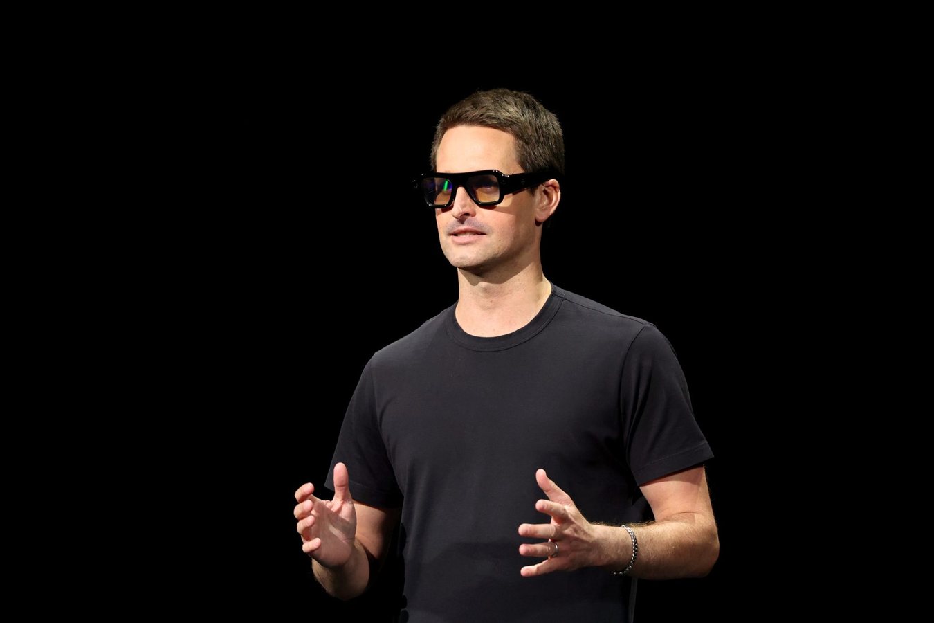 Snap інвестує $3,5 млрд в AR-окуляри для бізнесу