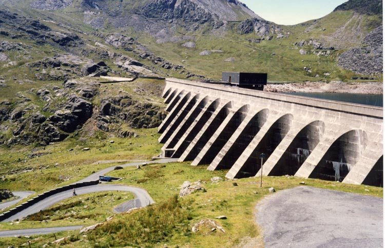 Акції HighPeak Energy різко зросли на тлі повідомлень про можливий продаж компанії